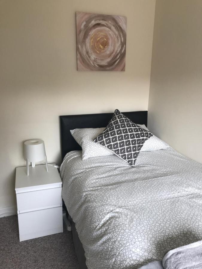 8 Pickering Road Villa Telford Eksteriør billede